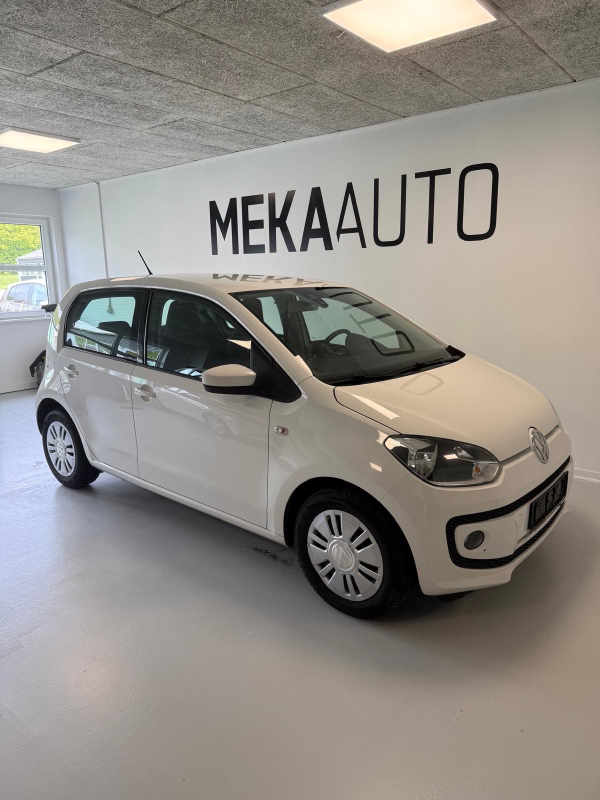 VW Up i MekaAutos showroom i Randers